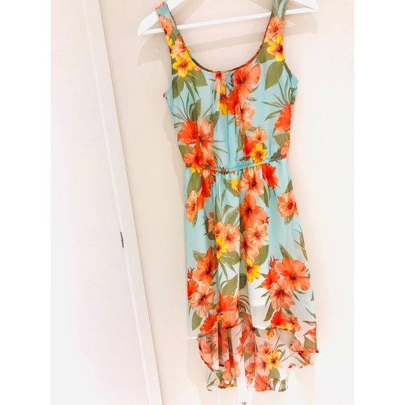 Dresses & Skirts - Gorgeous Floral Dress